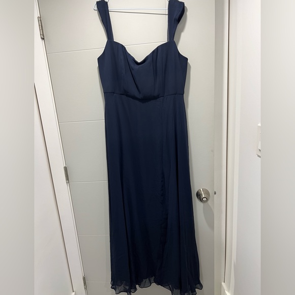 Women evening gown - Picture 1 of 5